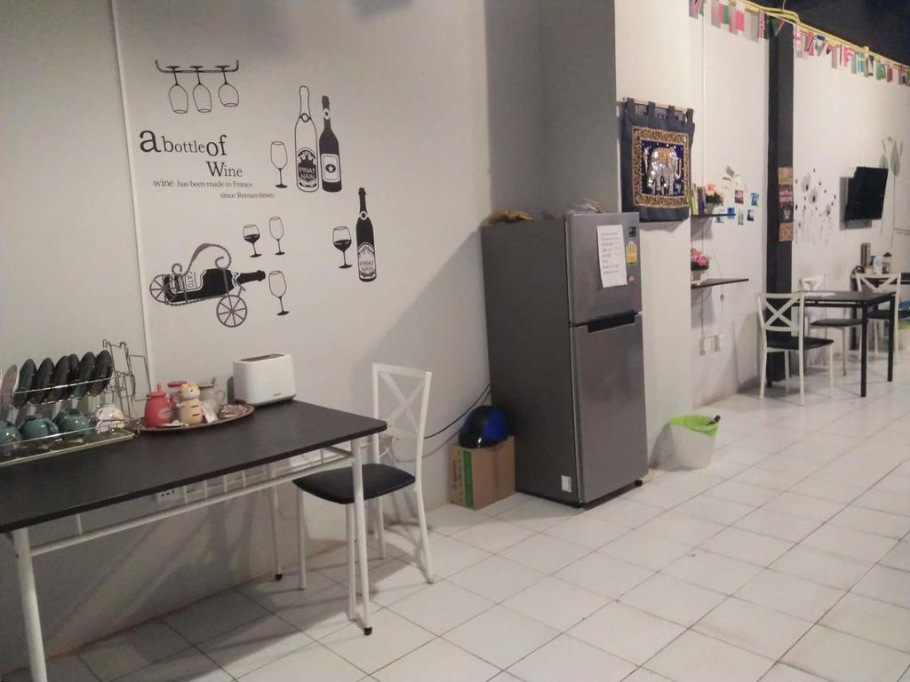 The Galiness International Backpacker Hostel Phuket Patong Exterior foto
