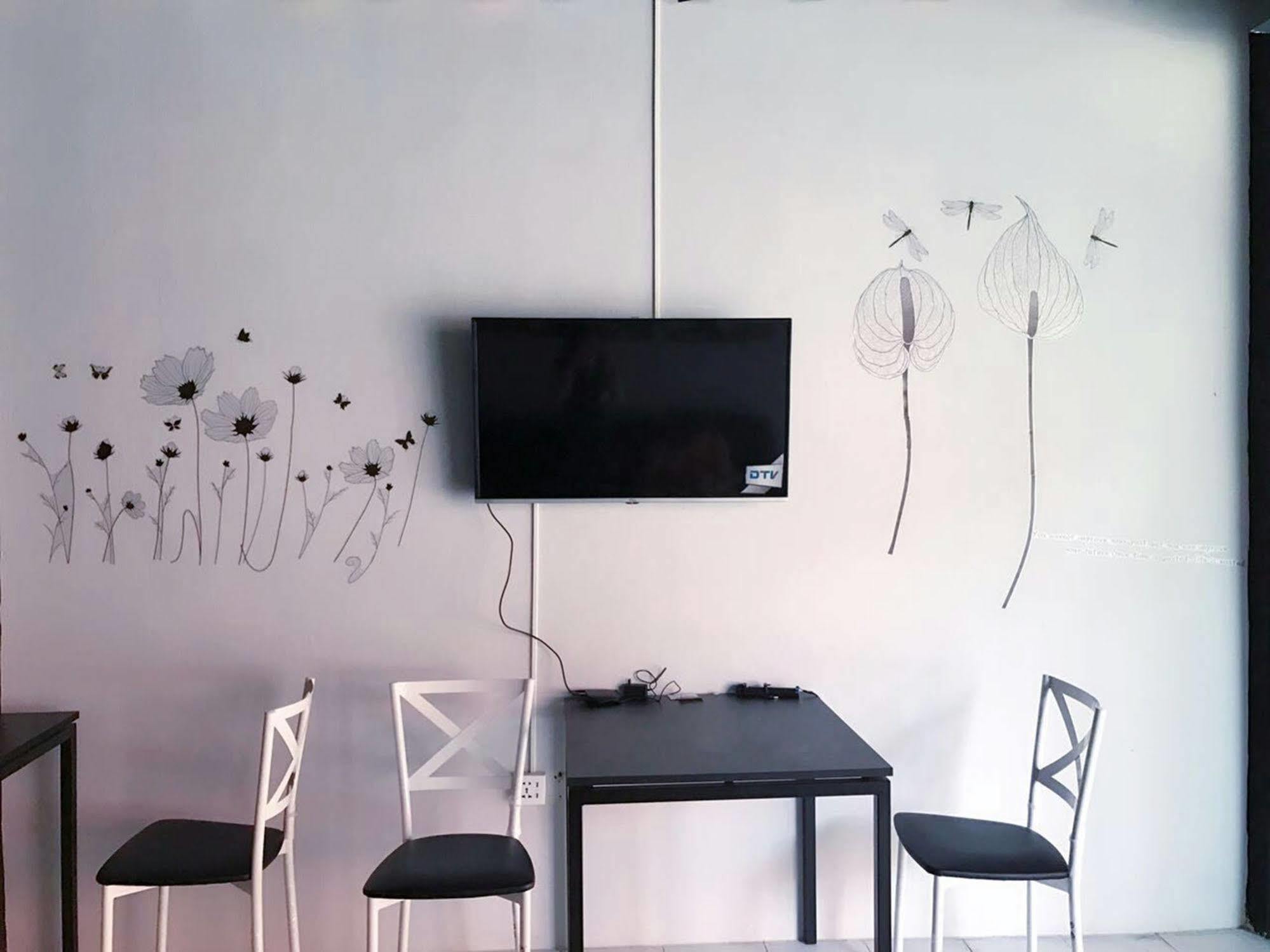 The Galiness International Backpacker Hostel Phuket Patong Exterior foto