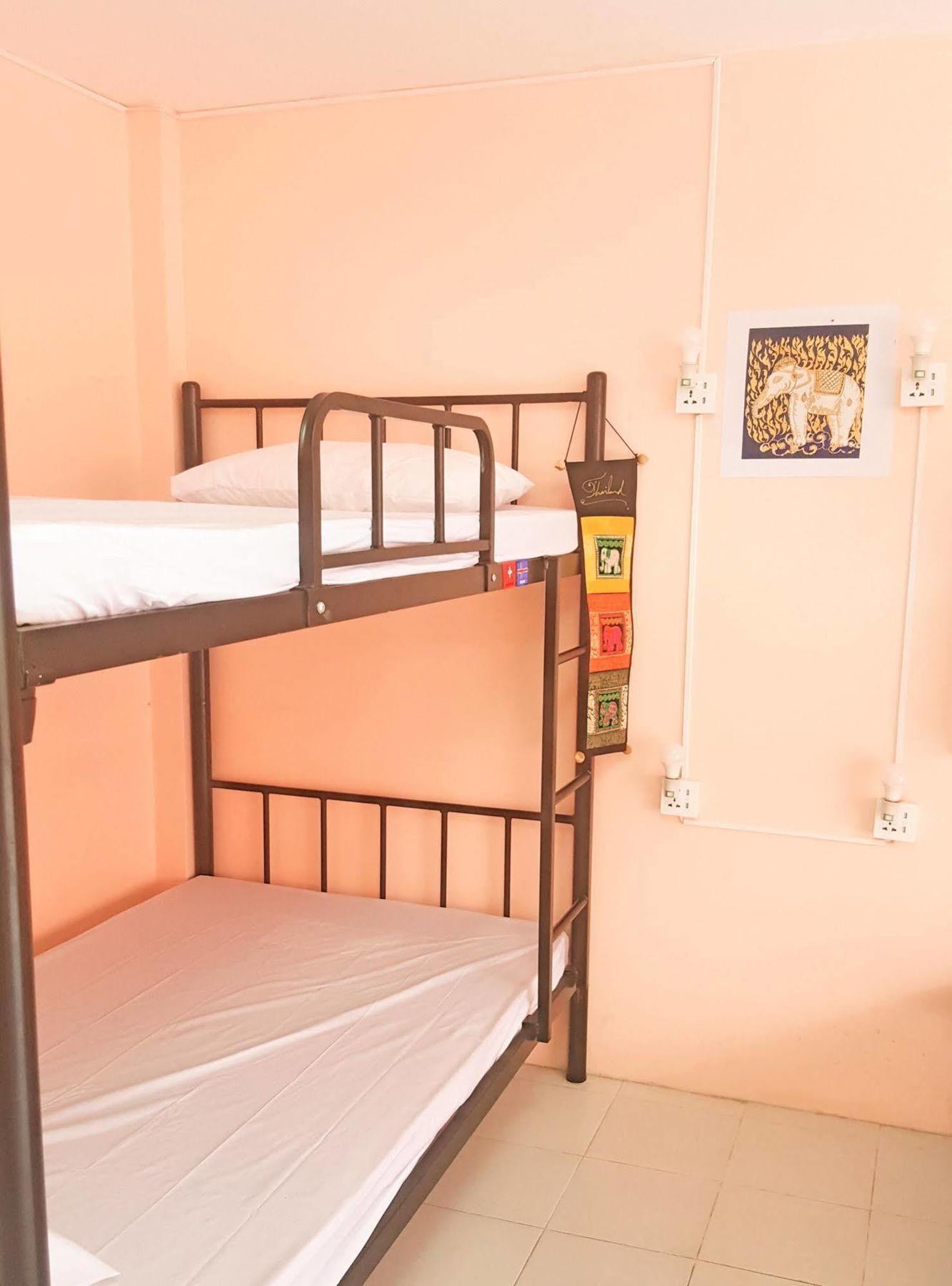 The Galiness International Backpacker Hostel Phuket Patong Exterior foto